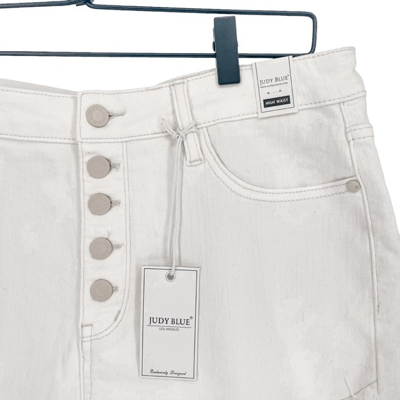 NWT Judy Blue Women's White Fray Crossover Hem Jean Shorts - Picture 5 of 9